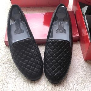 AEROSOLES Betunia Quilted Loafers-Black size 12W